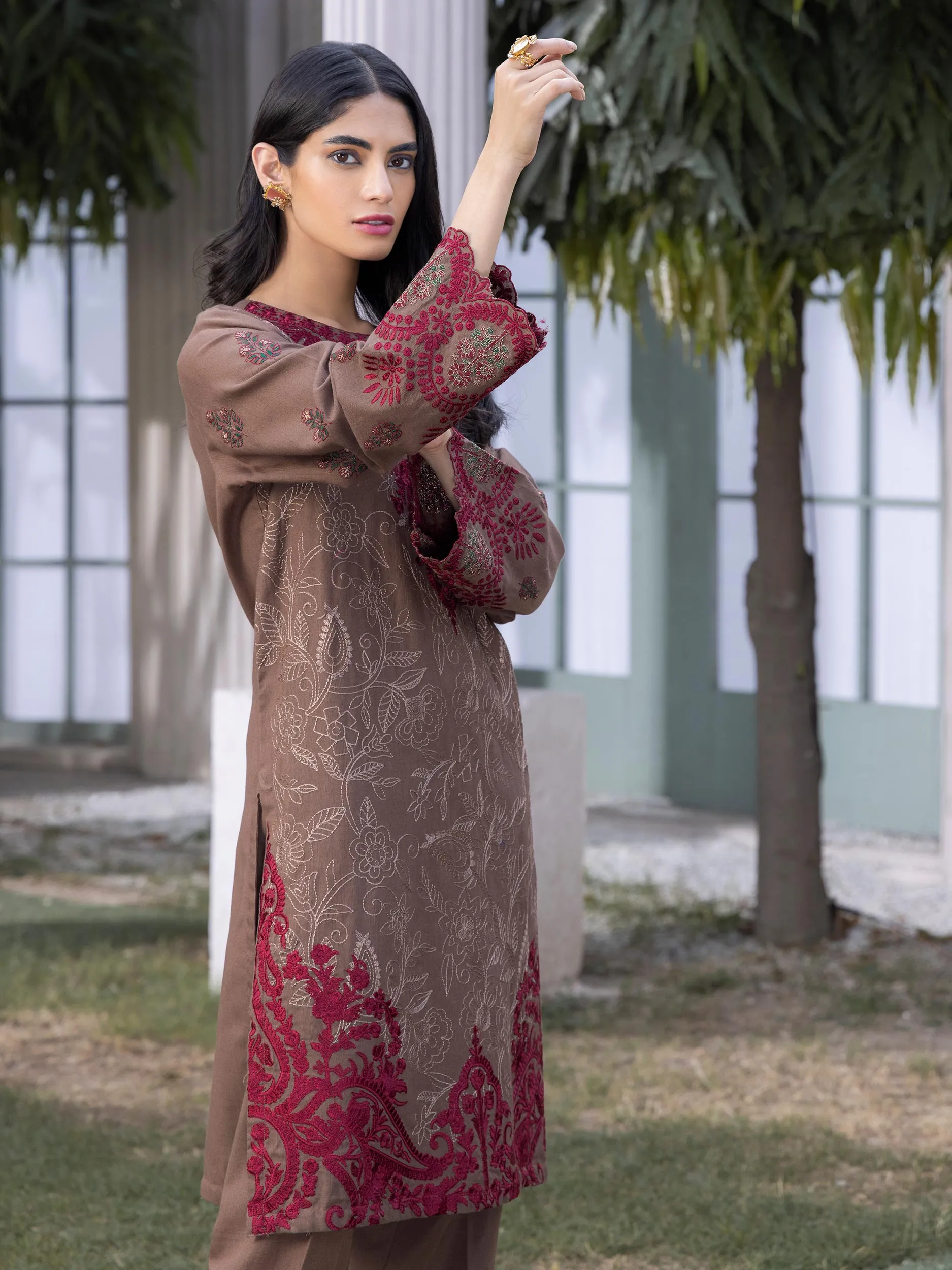 2 Piece Khaddar Suit-Embroidered (Pret)