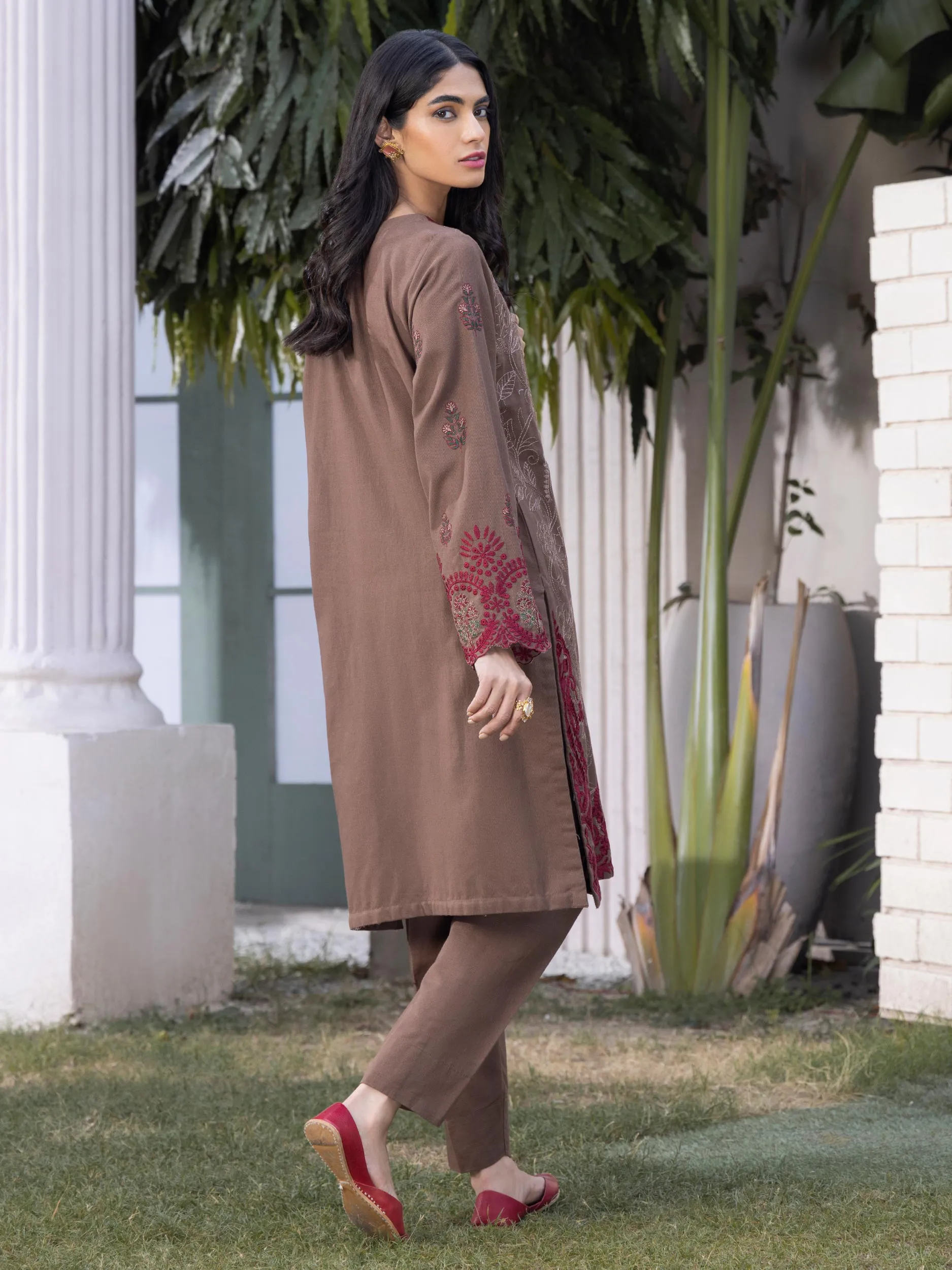 2 Piece Khaddar Suit-Embroidered (Pret)