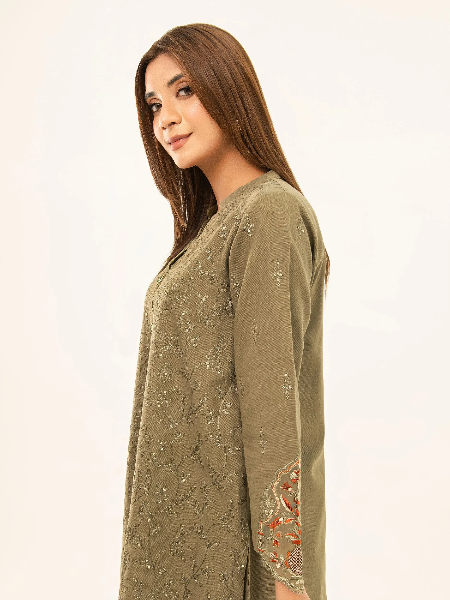 2 Piece Khaddar Suit-Embroidered (Pret)