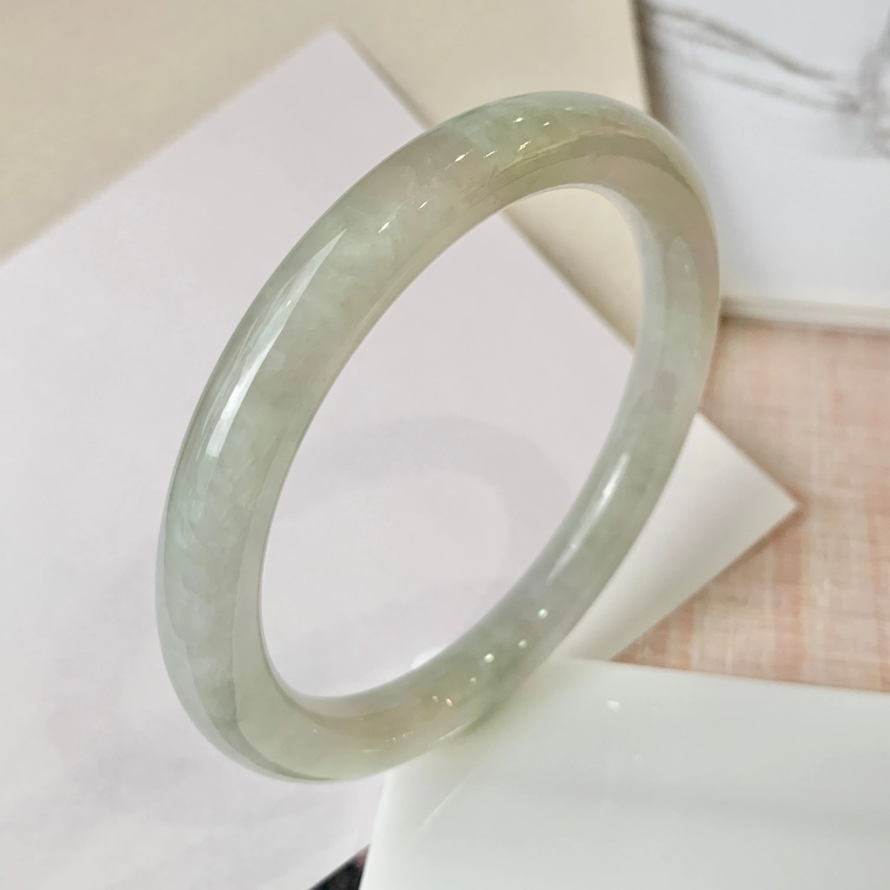 56.2mm A-Grade Lavender Green Jadeite Traditional Round Bangle No.151808