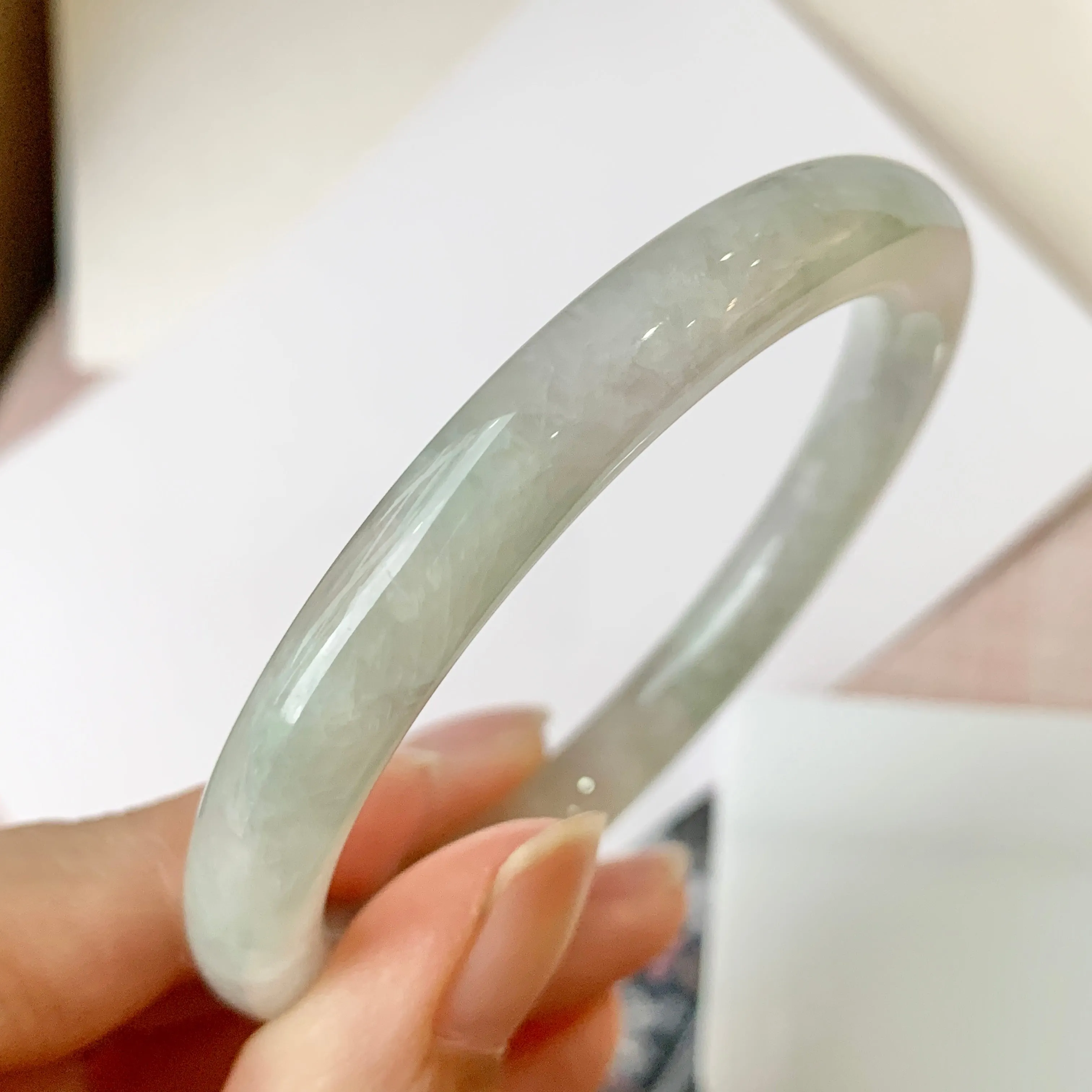 56.2mm A-Grade Lavender Green Jadeite Traditional Round Bangle No.151808