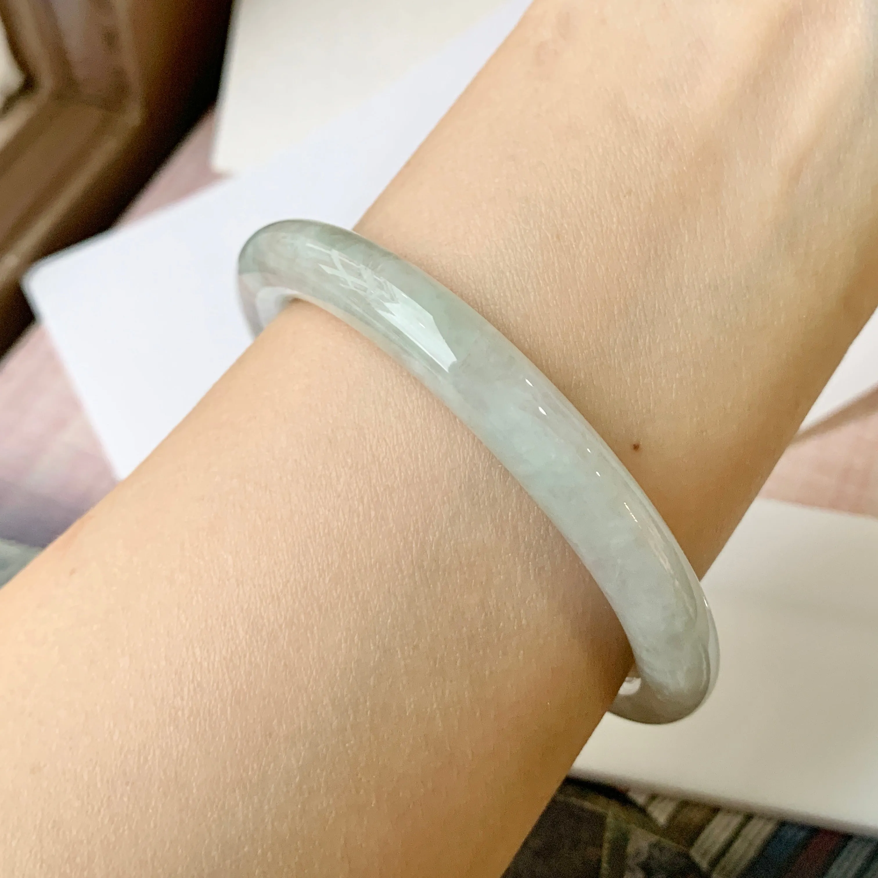 56.2mm A-Grade Lavender Green Jadeite Traditional Round Bangle No.151808