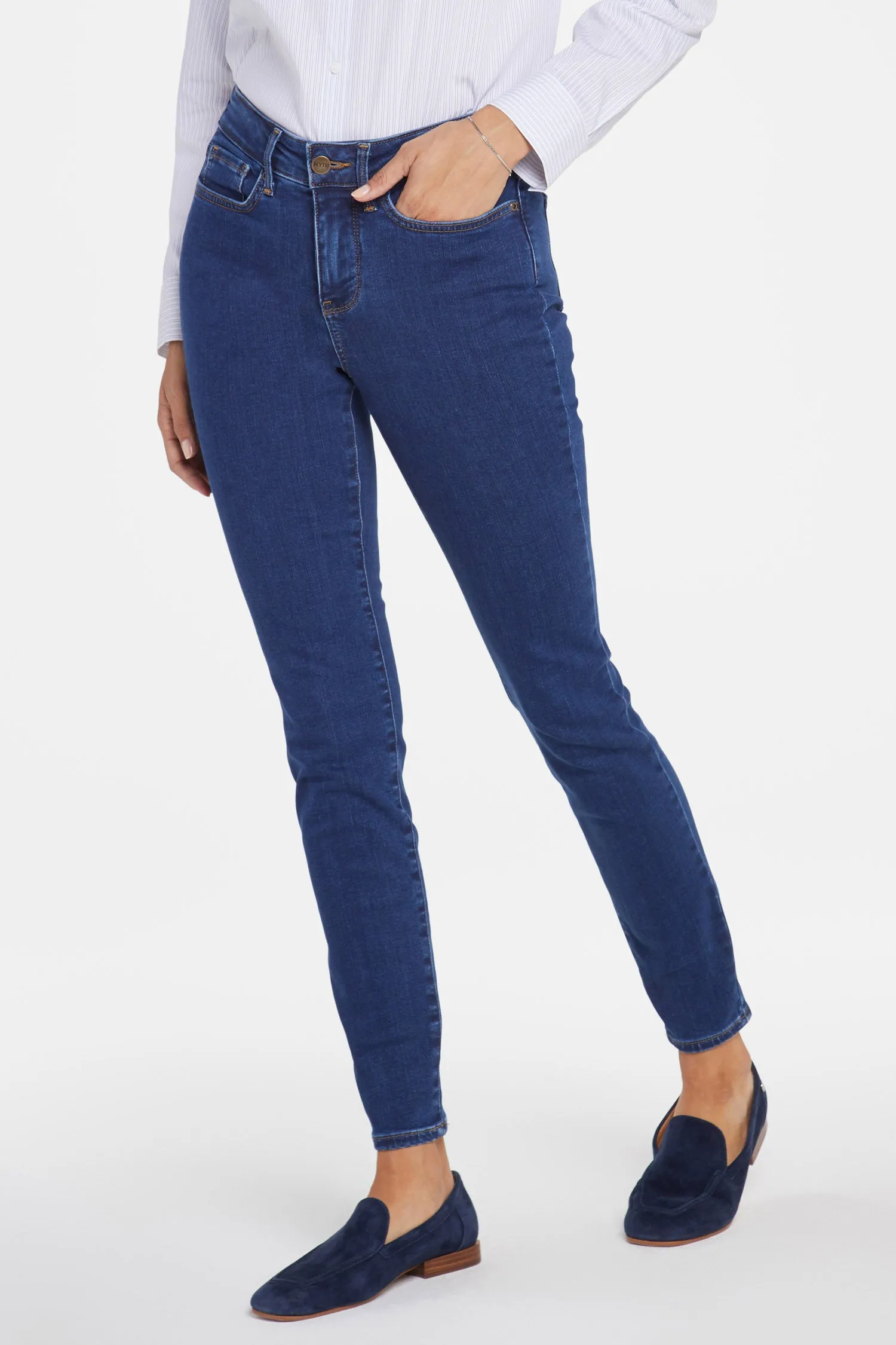 Ami Skinny Jeans In Petite - Quinn