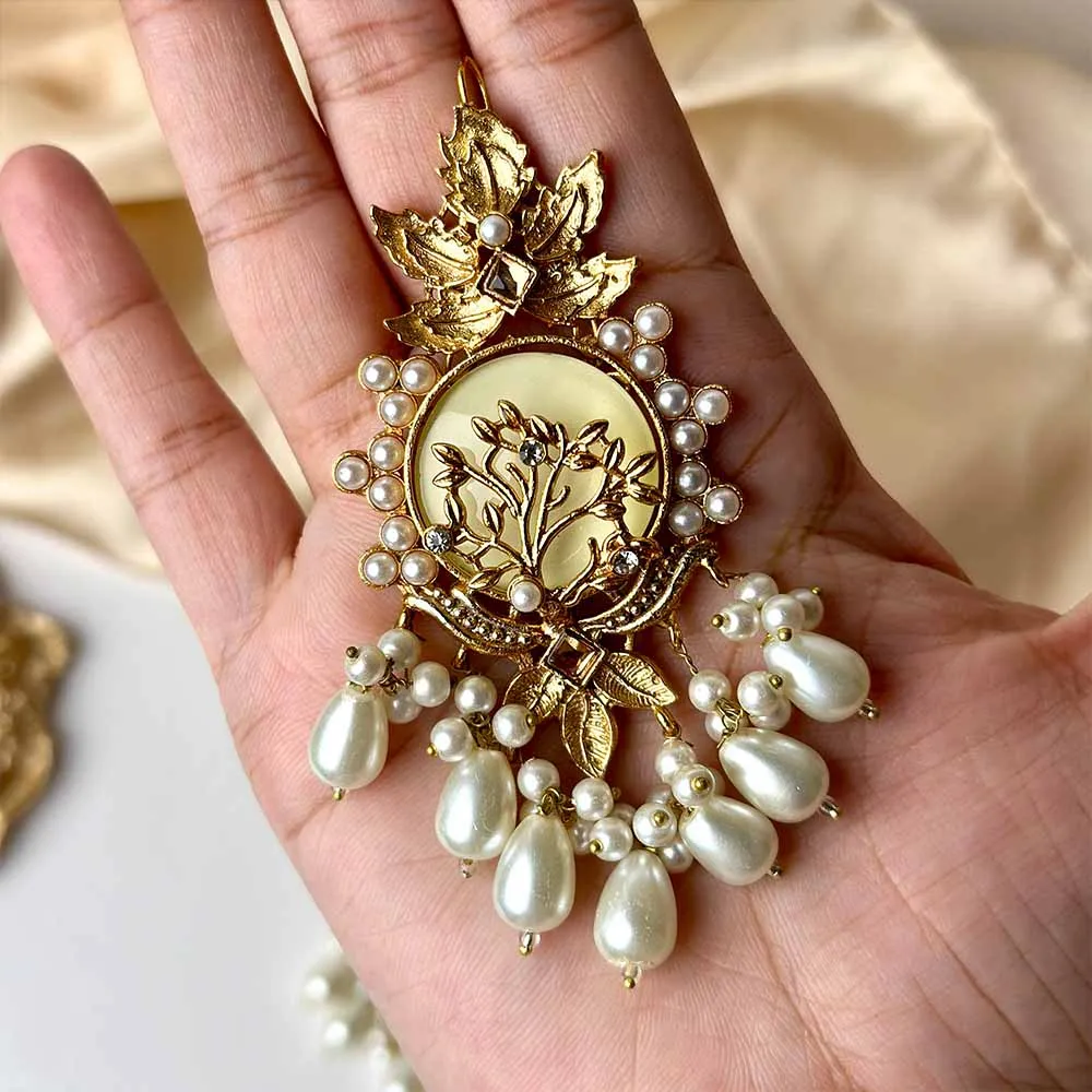 Gulaal Earrings (Off White)