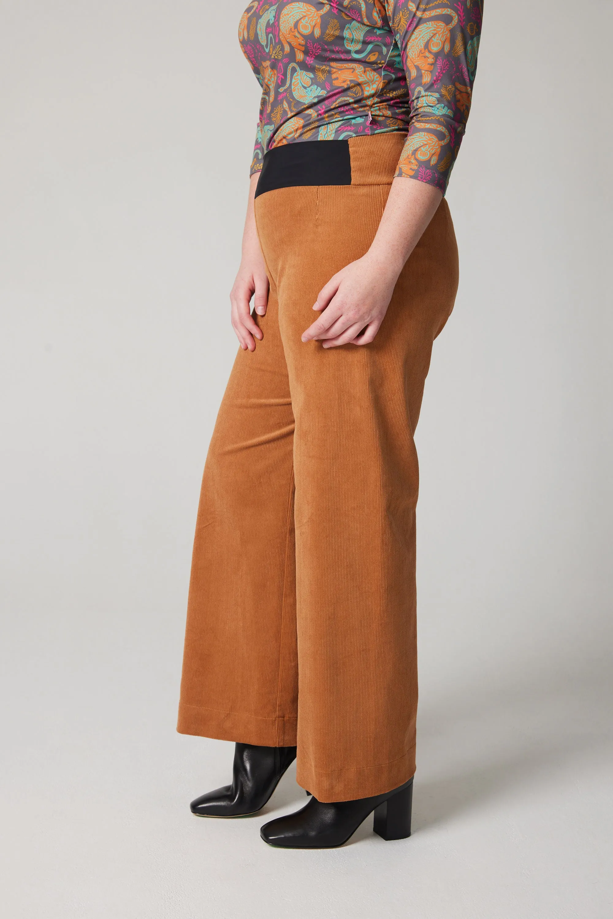 High-Rise Corduroy Straight Leg Pants - Caramel