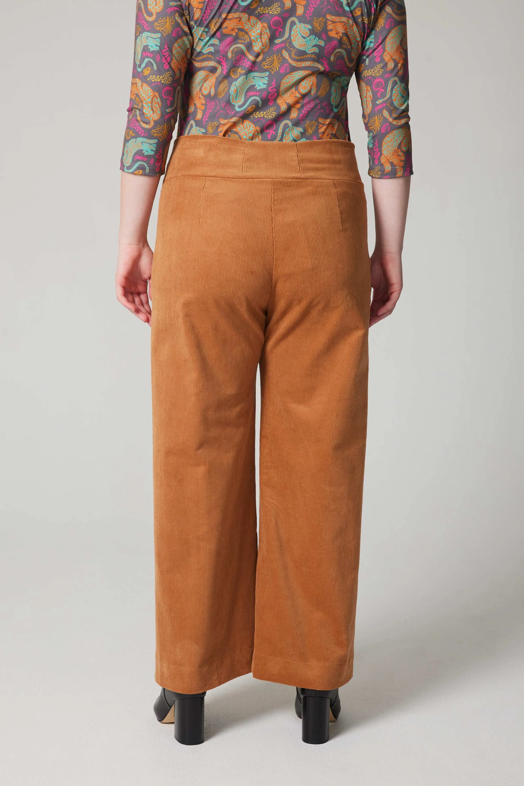 High-Rise Corduroy Straight Leg Pants - Caramel