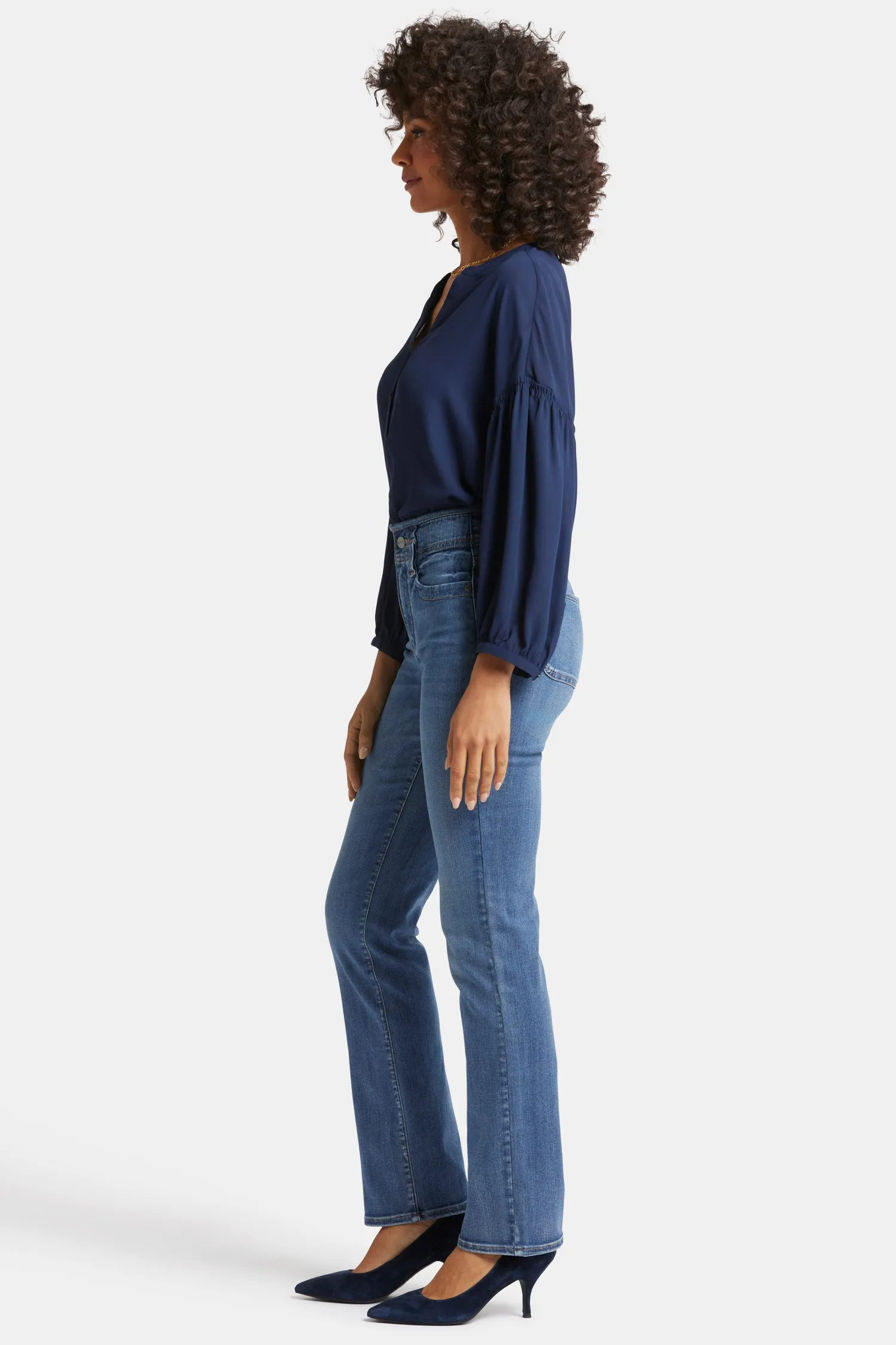 Marilyn Straight Jeans In Petite - Clear Brook