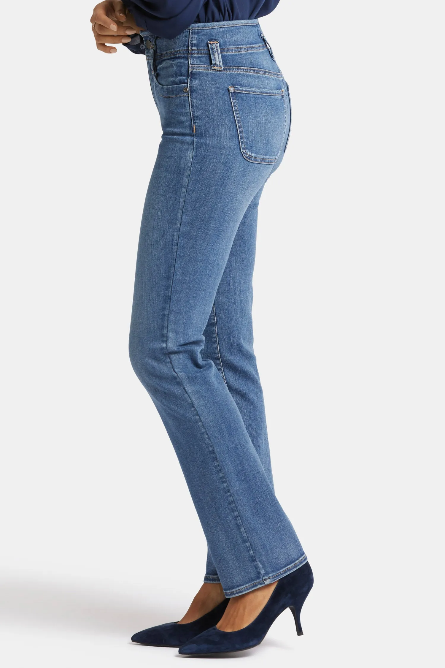 Marilyn Straight Jeans In Petite - Clear Brook