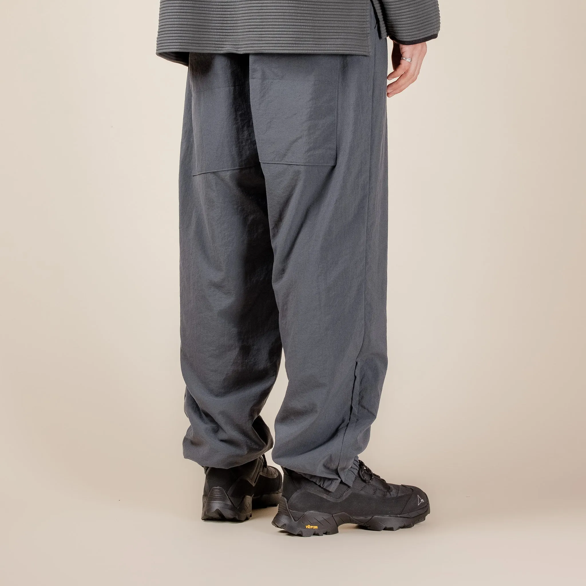 Still by Hand - Zipped Hem Nylon Pants - Blue Grey