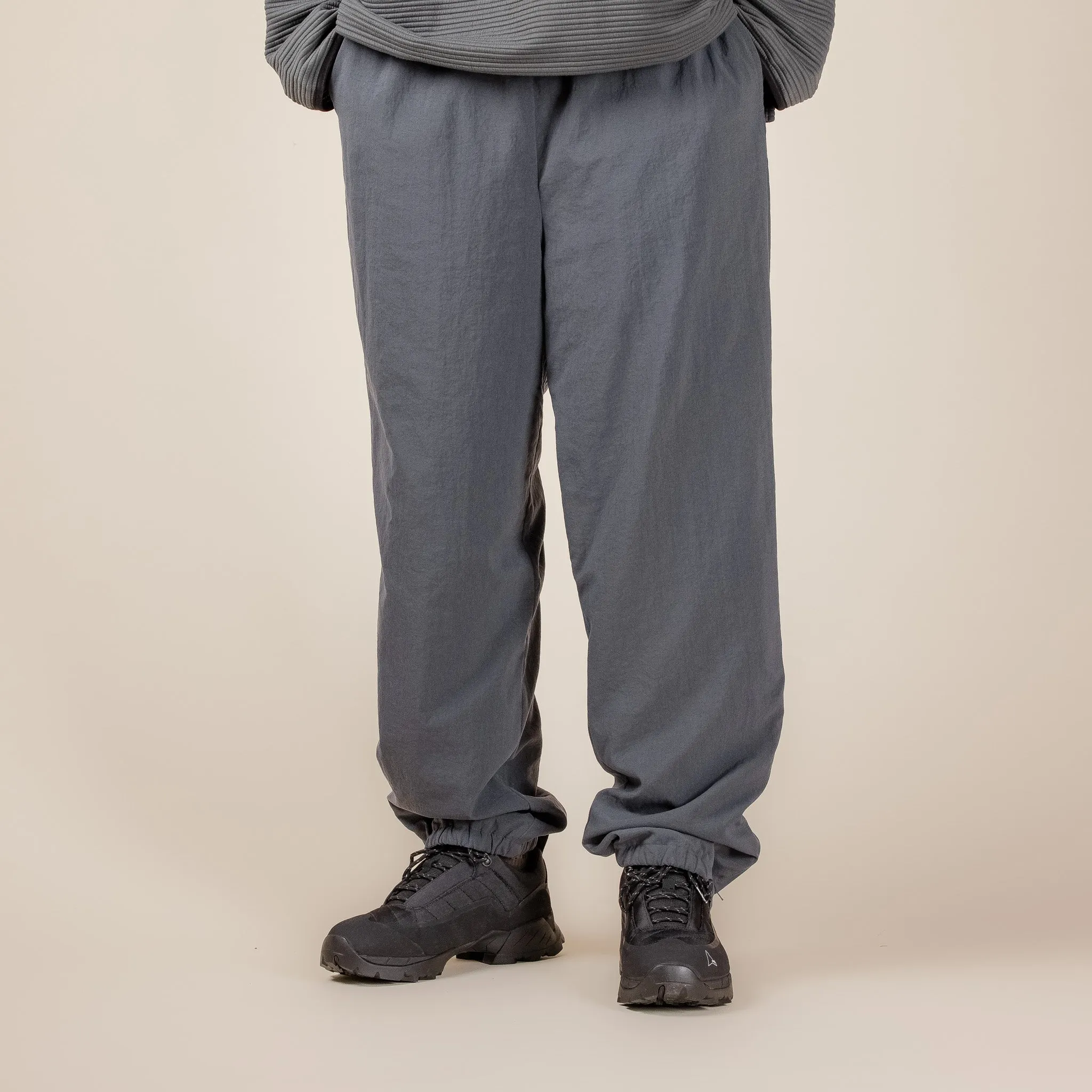 Still by Hand - Zipped Hem Nylon Pants - Blue Grey