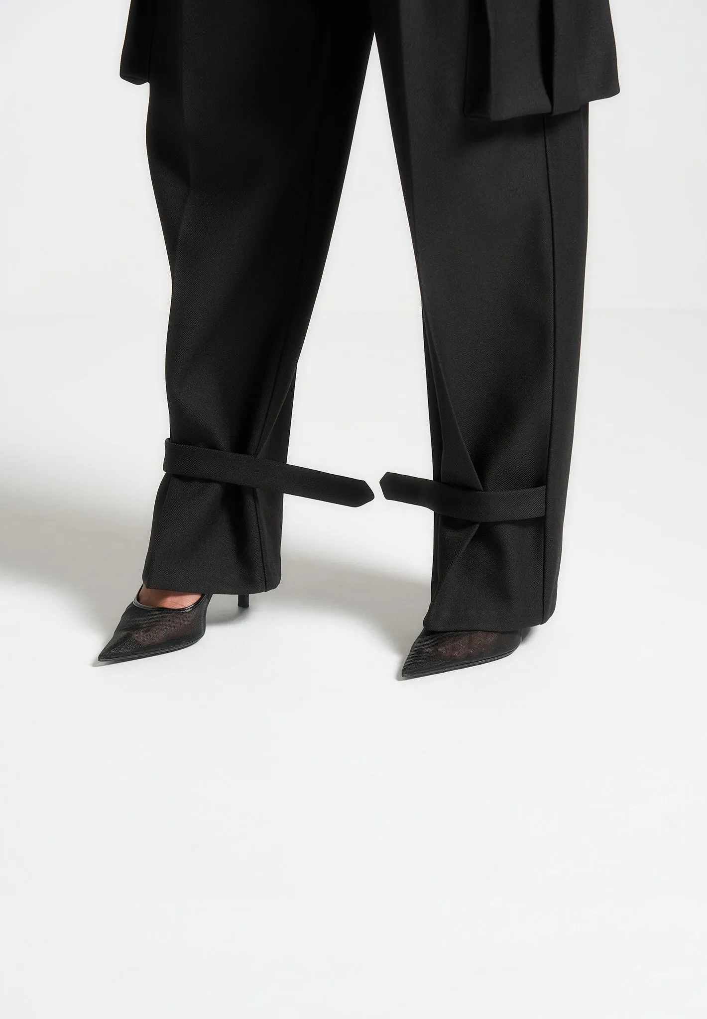 Tailored Pleated Cargo Trousers - Black