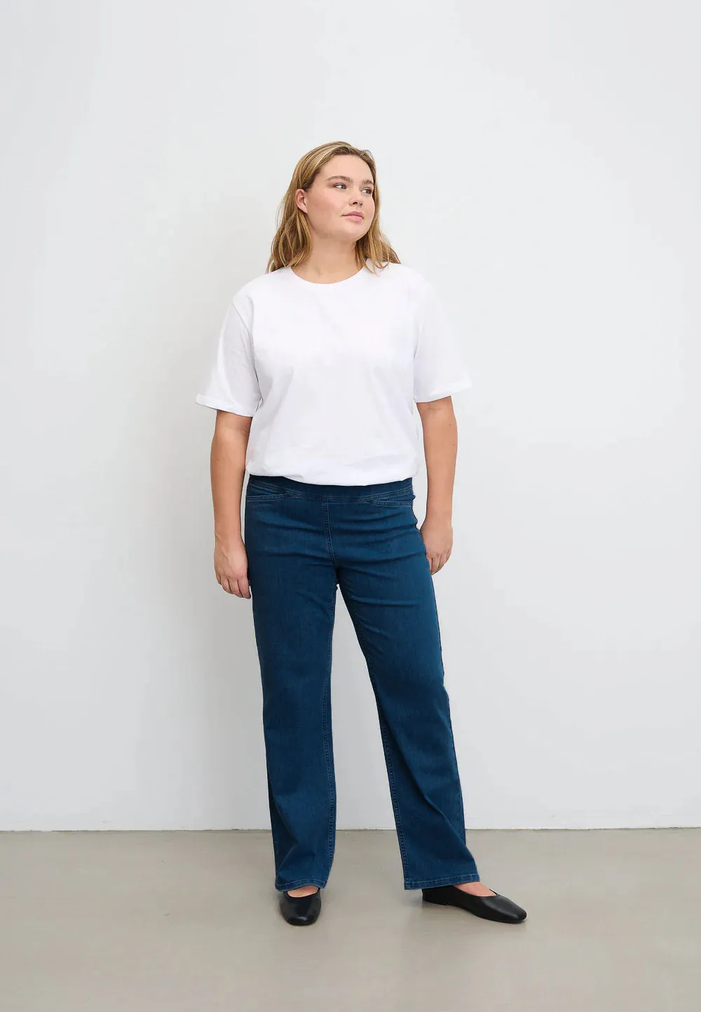 Thea Straight - Medium Length - Blue Denim