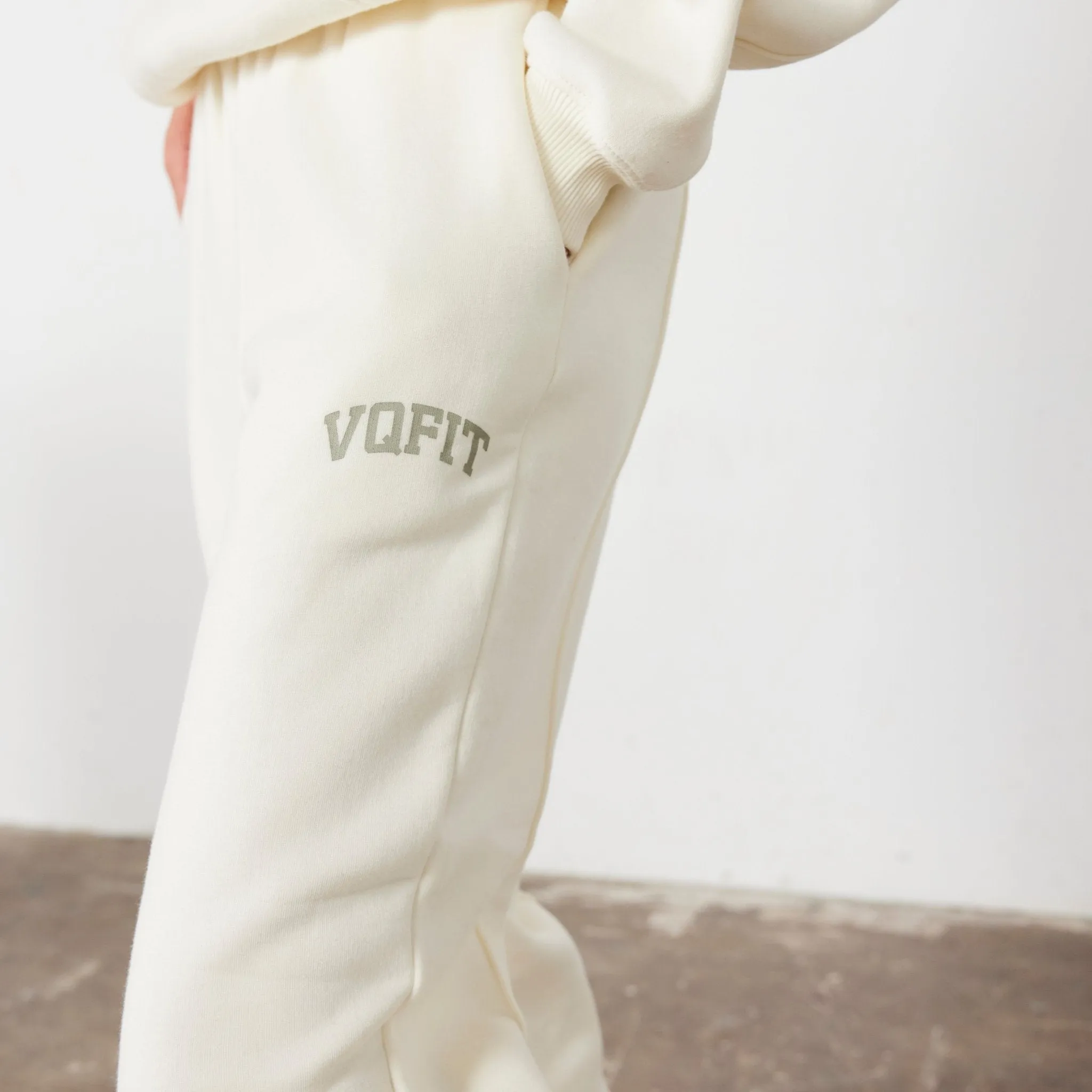 Vanquish Vintage White VQFIT Oversized Sweatpants